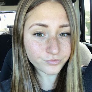 Meet your Posher, Makayla